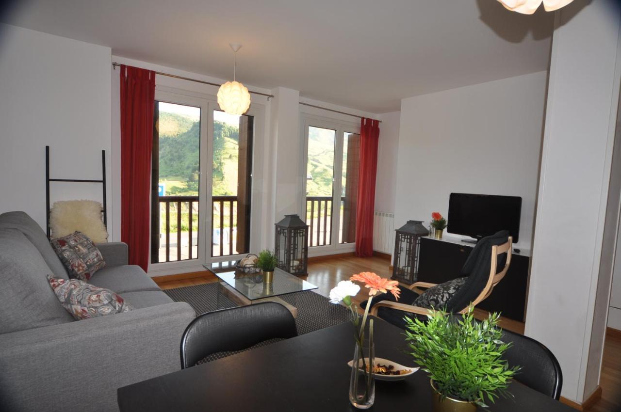Apartamentos Tirol Formigal Bagian luar foto