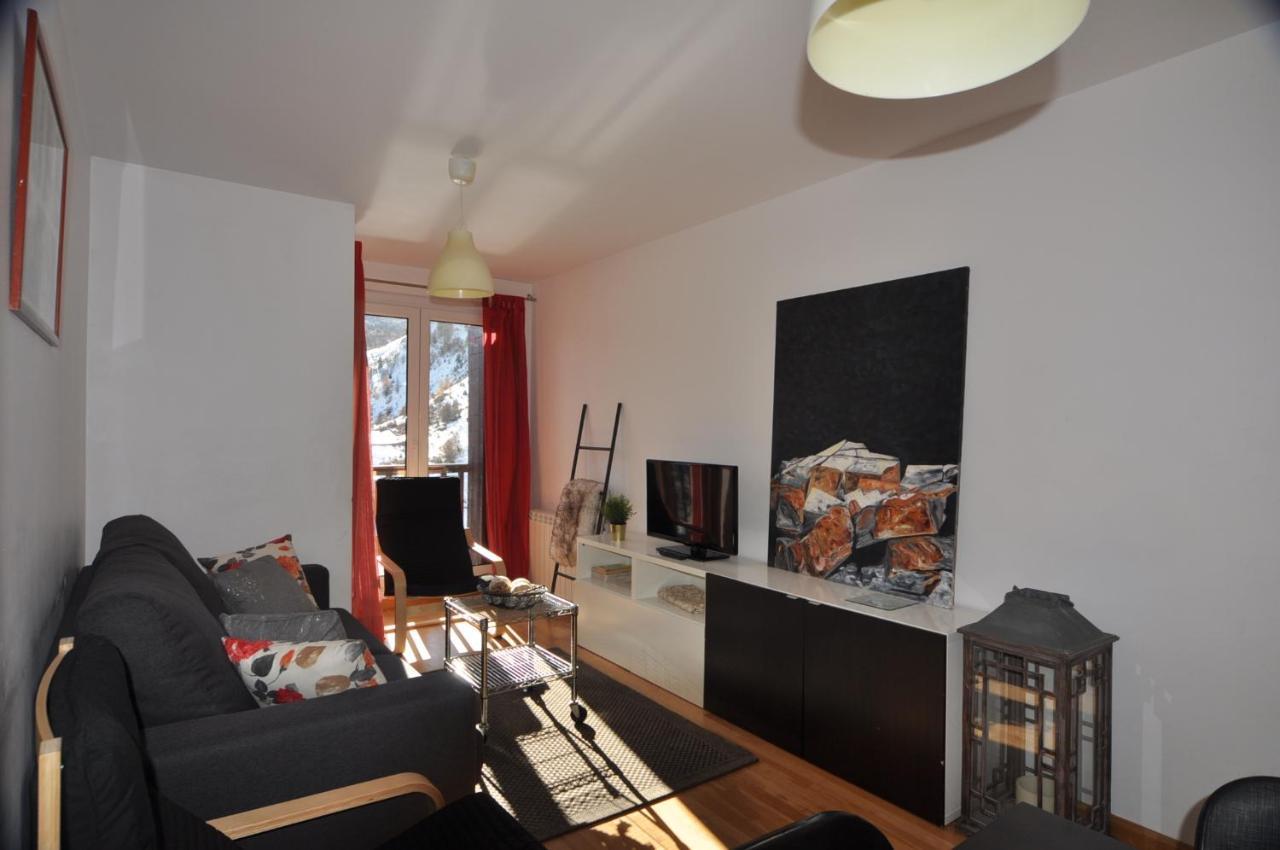 Apartamentos Tirol Formigal Bagian luar foto